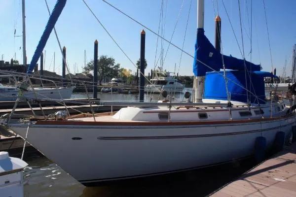 Slide: The Image of Gulfstar 44 Center Cockpit 1981 - 1