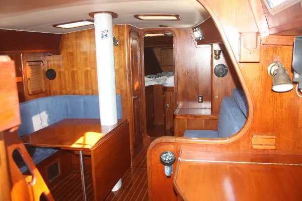 Slide: The Image of Gulfstar 44 Center Cockpit 1981 - 2