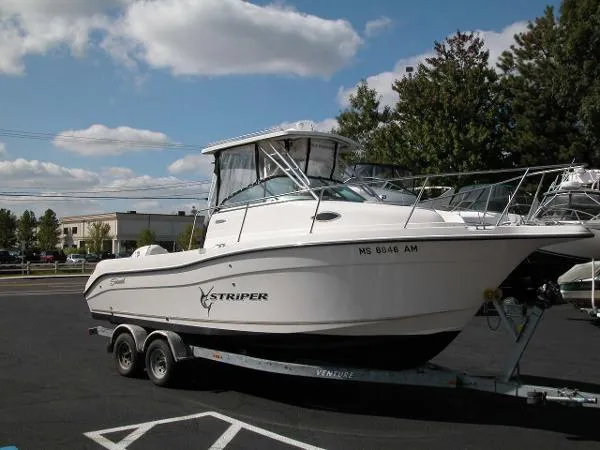 Slide: The Image of Seaswirl 2601 Walkaround O/B 2006 - 0