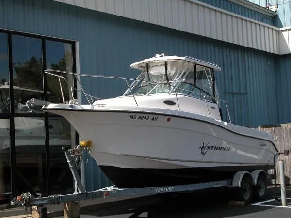 Slide: The Image of Seaswirl 2601 Walkaround O/B 2006 - 6