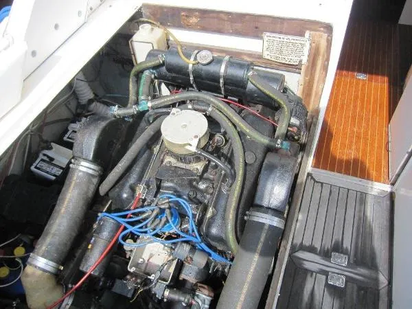 Slide: The Image of Bertram 31 Flybridge Cruiser 1975 - 3
