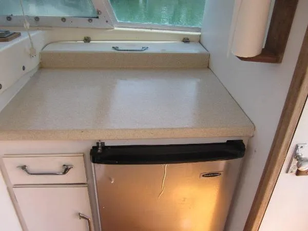 Slide: The Image of Bertram 31 Flybridge Cruiser 1975 - 5