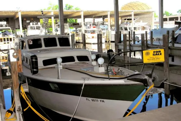 Slide: The Image of Wellington Long Range Motor Yacht 1985 - 1