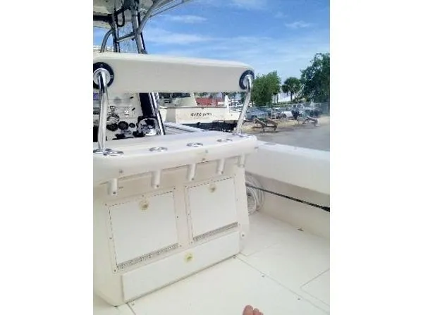 Slide: The Image of Contender 31 Center Console 2003 - 6