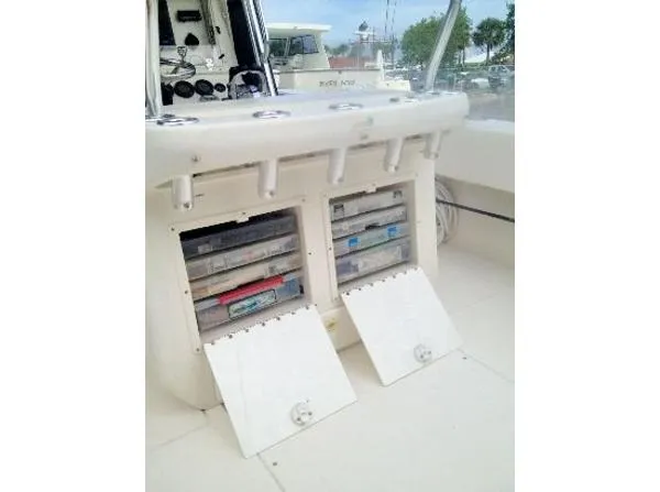 Slide: The Image of Contender 31 Center Console 2003 - 7