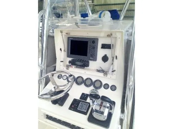 Slide: The Image of Contender 31 Center Console 2003 - 9