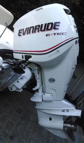 Slide: The Image of Hydra Sports 23 BAY BOLT 2008 - 1