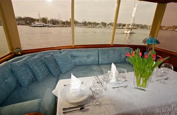 Slide: The Image of Pacemaker Motor Yacht 1977 - 10
