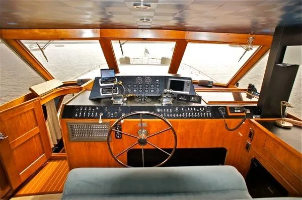 Slide: The Image of Pacemaker Motor Yacht 1977 - 8