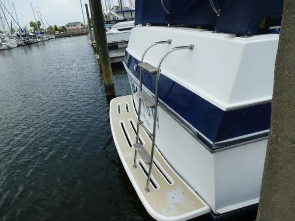 Slide: The Image of Californian 38 Motor Yacht 1983 - 3