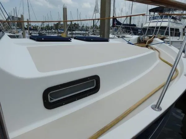 Slide: The Image of Californian 38 Motor Yacht 1983 - 4