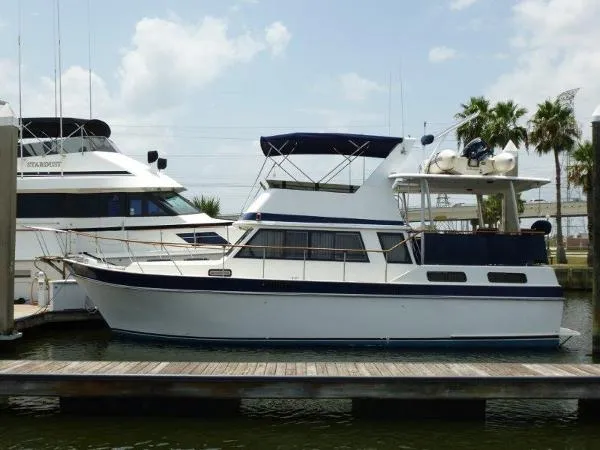 Slide: The Image of Californian 38 Motor Yacht 1983 - 7