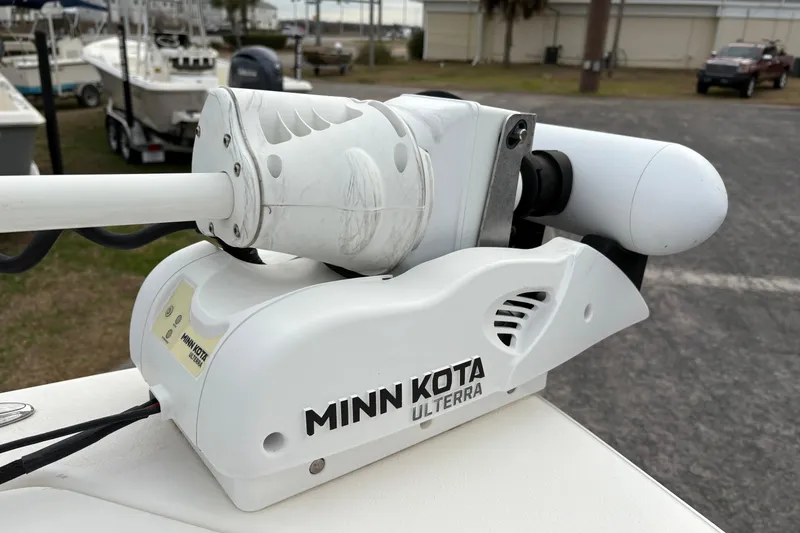 Slide: The Image of Minn Kota Ulterra trolling motor on 2022 NauticStar 2302 Legacy boat. - 35