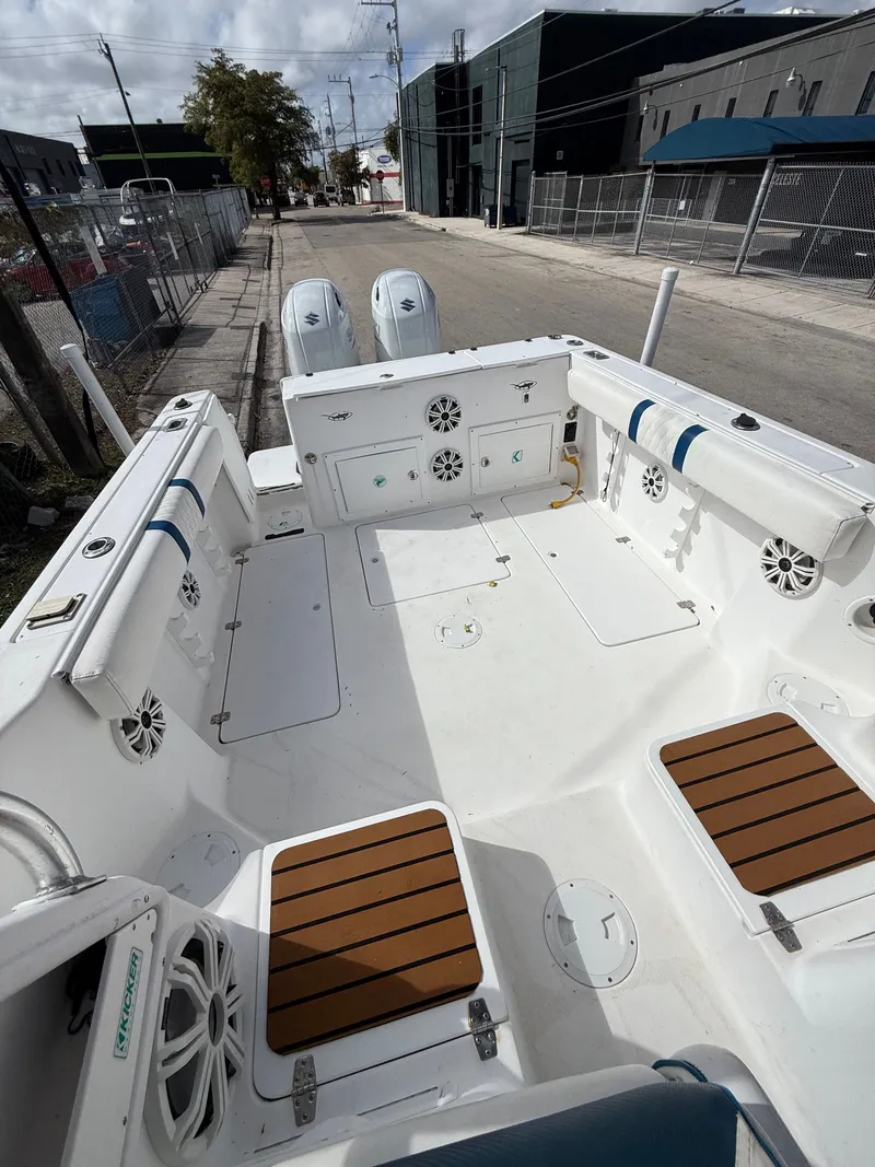 Slide: The Image of Pro-Line 2610 Walkaround 1999 - 7