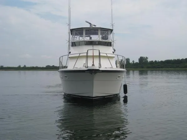 Slide: The Image of Hatteras 48 Convertible 1988 - 10