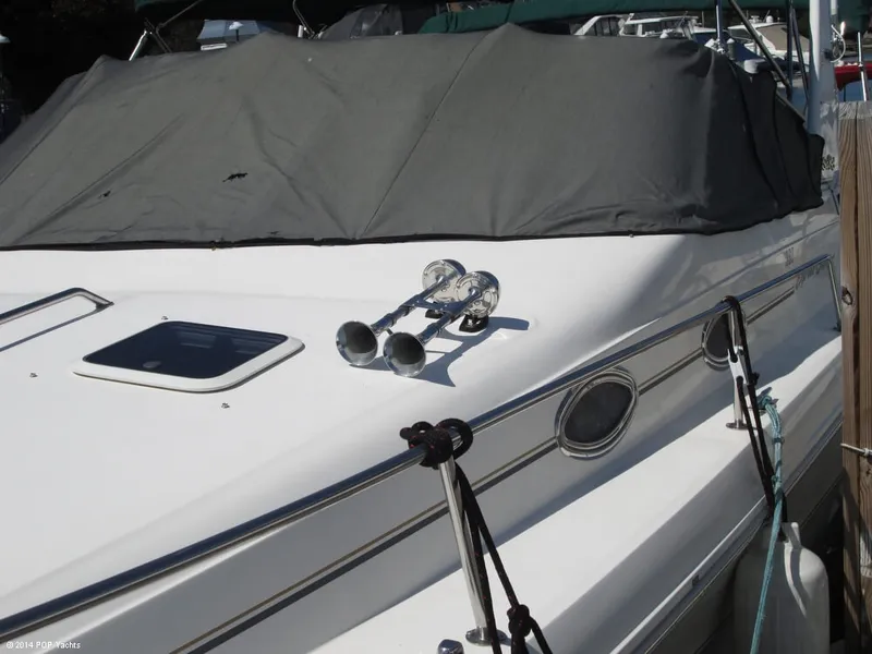 Slide: The Image of Sea Ray 330 Express 1995 - 10