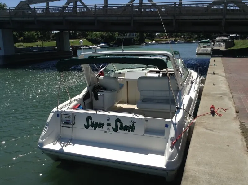 Slide: The Image of Sea Ray 330 Express 1995 - 2