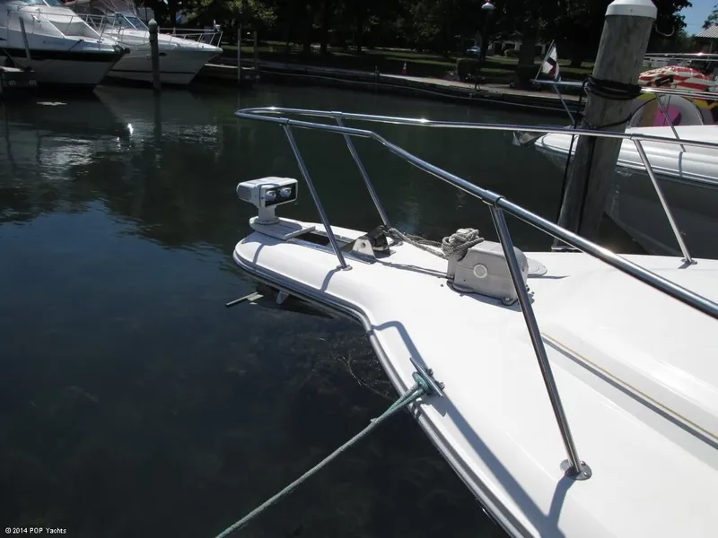 Slide: The Image of Sea Ray 330 Express 1995 - 8