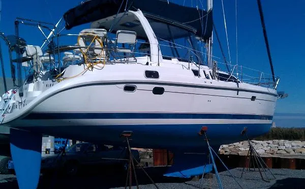Slide: The Image of Hunter 450 Center Cockpit 1999 - 4