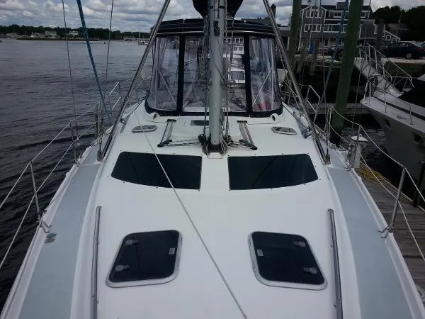 Slide: The Image of Hunter 450 Center Cockpit 1999 - 8