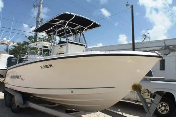 Slide: The Image of Trophy 2103 Center Console 2005 - 2