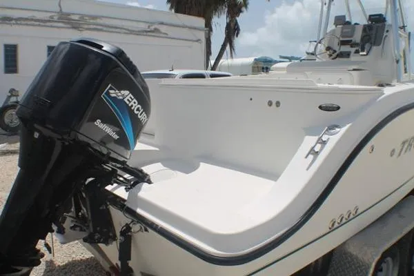 Slide: The Image of Trophy 2103 Center Console 2005 - 3
