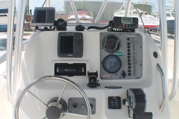 Slide: The Image of Trophy 2103 Center Console 2005 - 7