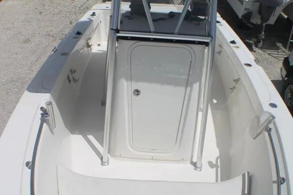 Slide: The Image of Trophy 2103 Center Console 2005 - 9