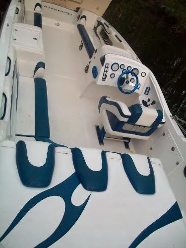 Slide: The Image of DOMN8ER 25 Custom Deck Boat 2006 - 4