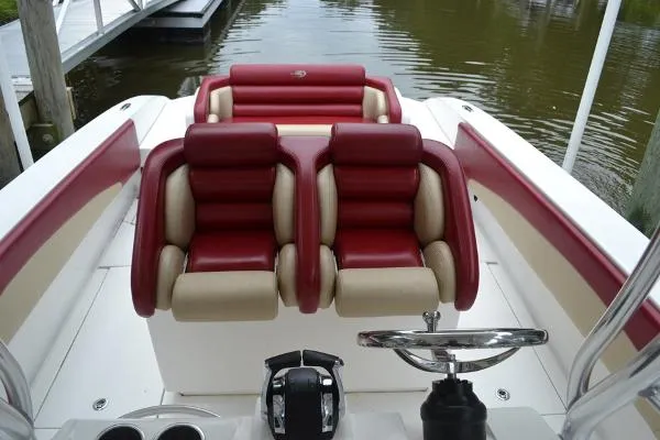 Slide: The Image of Statement Marine SUV Center Console 2011 - 11