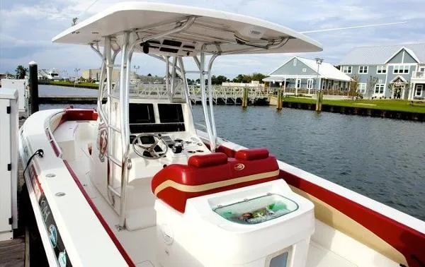 Slide: The Image of Statement Marine SUV Center Console 2011 - 4