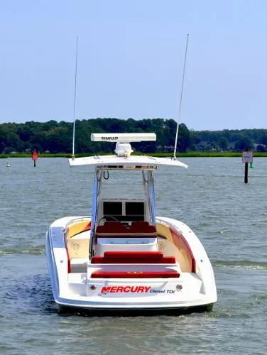 Slide: The Image of Statement Marine SUV Center Console 2011 - 7