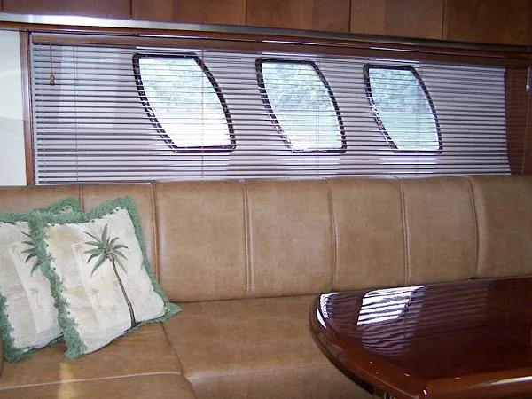 Slide: The Image of Sea Ray Sundancer BR5089-PS 2006 - 7