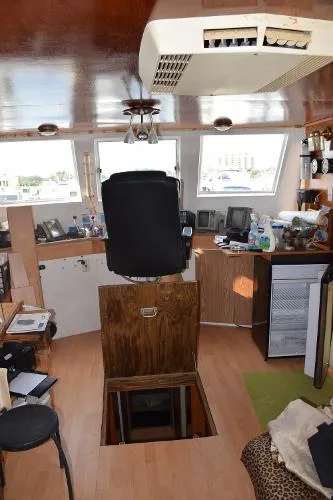 Slide: The Image of Trawler Custom 1977 - 10