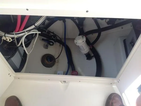 Slide: The Image of Boston Whaler 320 Outrage CC 2007 - 11
