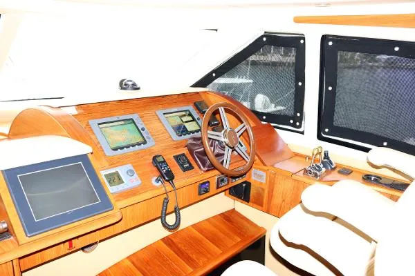 Slide: The Image of Tiara 5800 Sovran 2008 - 4