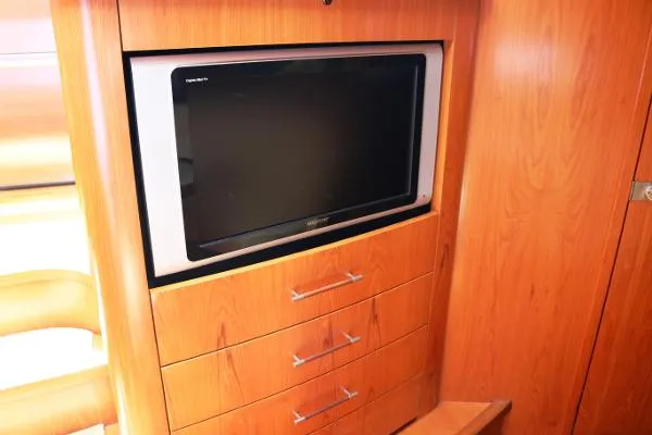 Slide: The Image of Tiara 5800 Sovran 2008 - 8