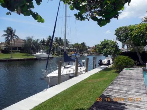 Slide: The Image of Tartan 33 Sloop 1981 - 1