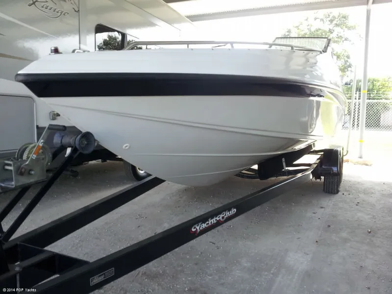 Slide: The Image of Crownline Boats 266 BR 2001 - 7