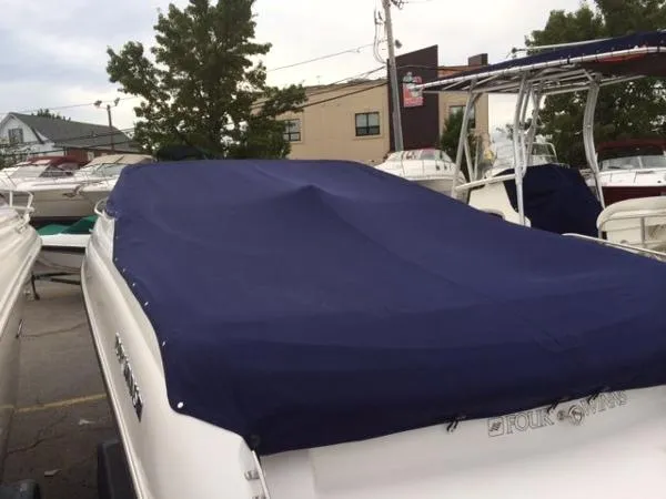 Slide: The Image of Four Winns 225 Sundowner with trailer 1998 - 5