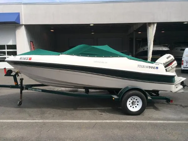 Slide: The Image of Four Winns Horizon Qx 170 with Trailer 1998 - 0