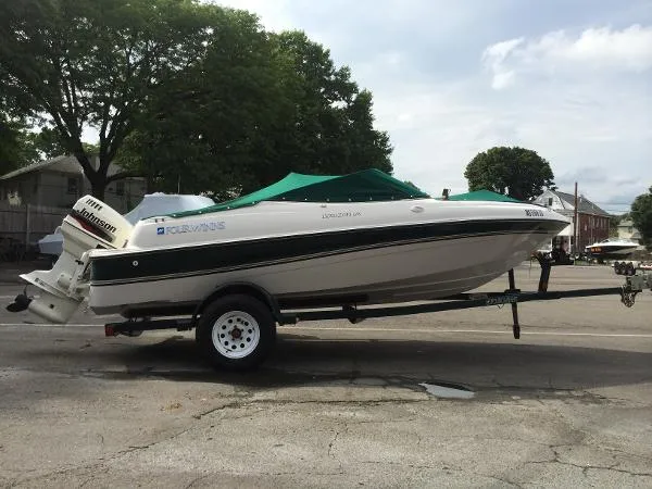 Slide: The Image of Four Winns Horizon Qx 170 with Trailer 1998 - 1