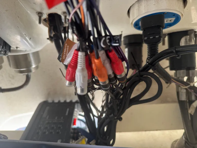 Slide: The Image of Mako 214 Center Console 2019 - 60