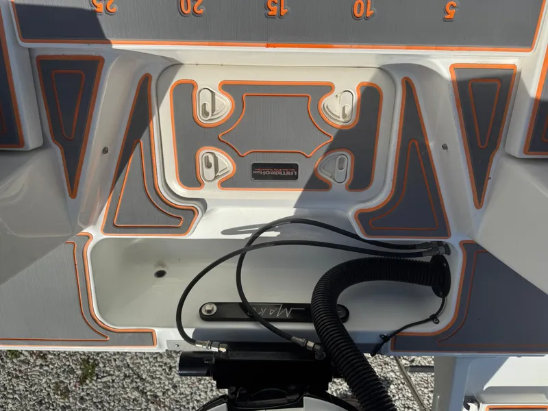 Slide: The Image of Mako 214 Center Console 2019 - 71