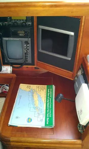 Slide: The Image of Oyster 485 Deck Saloon 1998 - 7