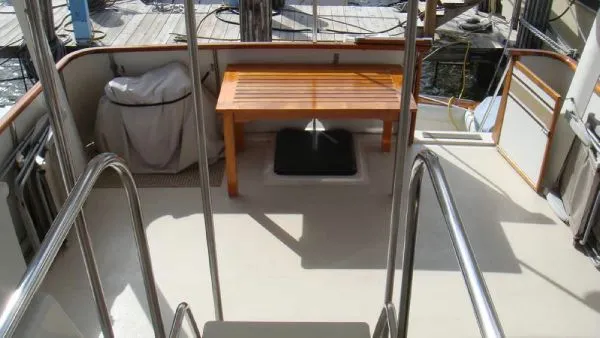 Slide: The Image of Californian Cockpit Motor Yacht 1985 - 10