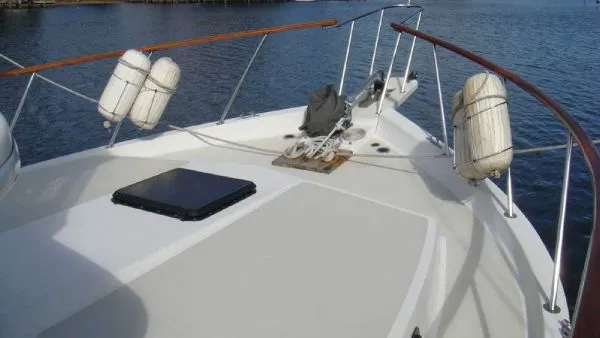 Slide: The Image of Californian Cockpit Motor Yacht 1985 - 3