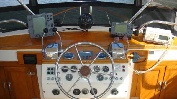 Slide: The Image of Californian Cockpit Motor Yacht 1985 - 7