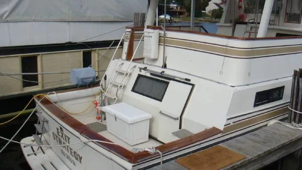 Slide: The Image of Californian Cockpit Motor Yacht 1985 - 9
