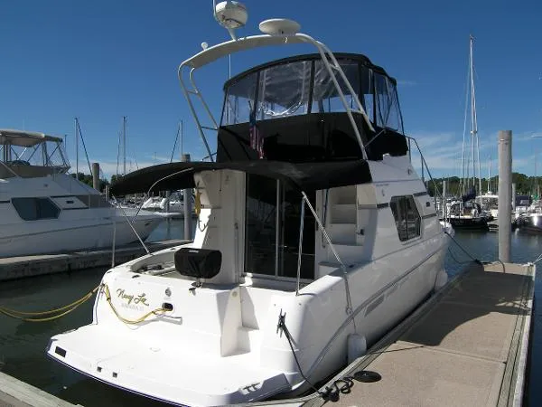 Slide: The Image of Silverton 351 Sedan Cruiser 2000 - 2